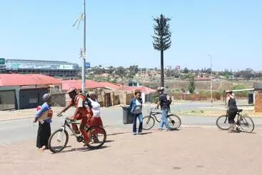 Retkeilymaja Authentic Bicycle Tours And Backpackers