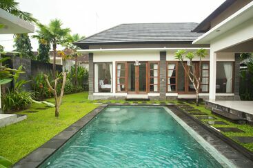 דירות לתיירים Kusuma Homestay Kerobokan