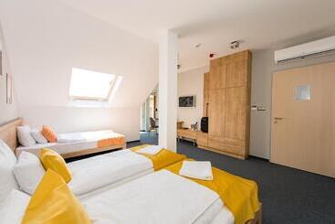 Pilvax Hotel Superior Kalocsa