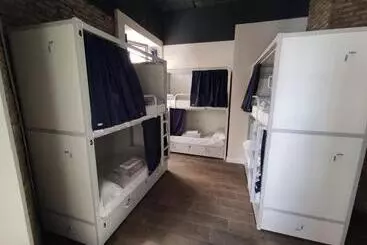 Black Swan Hostel Sevilla