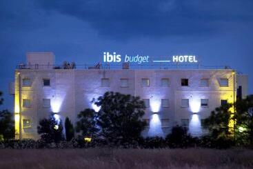 בית מלון כפרי Ibis Budget Narbonne Est