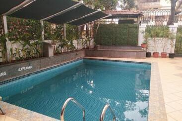 Отель Comfort Inn Emerald