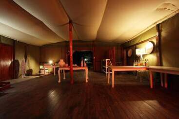 Hotel Ngama Tented Safari Lodge