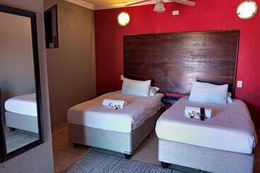 Khayalami Hotel   Ermelo