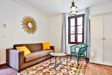 La Jⲟya De Los Patios Apartamentos Turísticos
