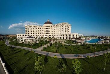 هتل Shamakhi Palace Sharadil