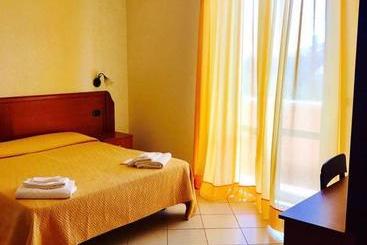 هتل Ristorante La Decanata