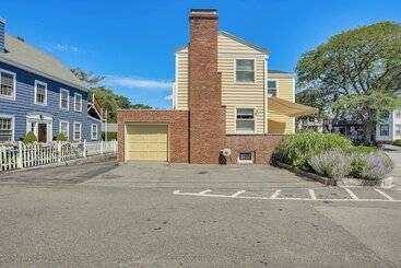 Hus på landet Waterfront Views: Historic Marblehead Home