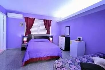ペンション Hostal D'soto