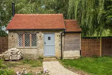 Casa Rural The Swinbrook Manor House   Spacious 5bdr House With Garden