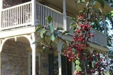 Fallen Tree Farm Bed And Breakfast