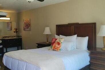 فندق على الطريق The Waldport Inn