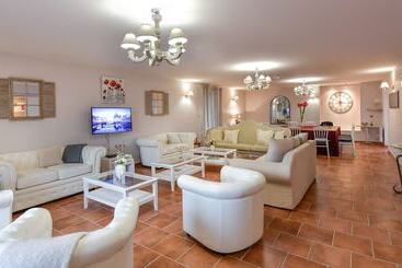 Aamiaismajoitus (B&B) Gite Du Clos Champagnac