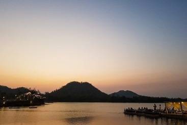 استراحتگاه Inlaya Ratchaburi