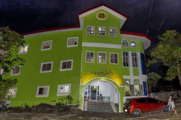 リゾートホテル Pagudpud Rinnovati