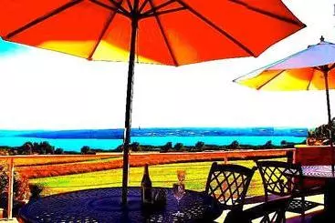 A Cayuga Lakefront Inn   Hotel Alt, Ithaca New York