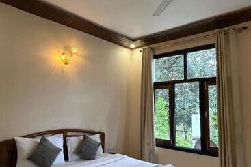 Отель Maya Regency