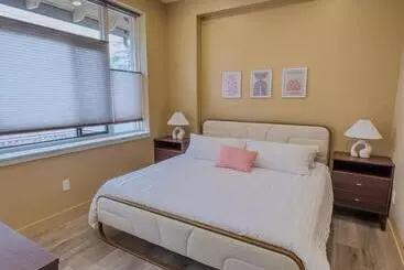 هتل Suite 1 Peach Street Inn