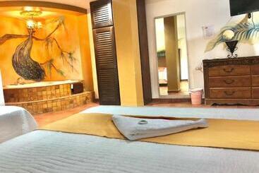 هتل Posada Del Rey