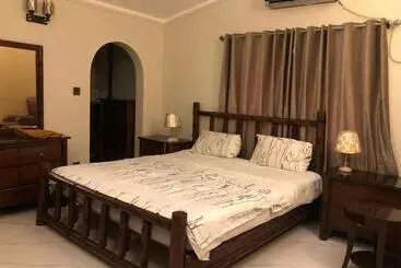 پانسیون Vorano Guest House Khi