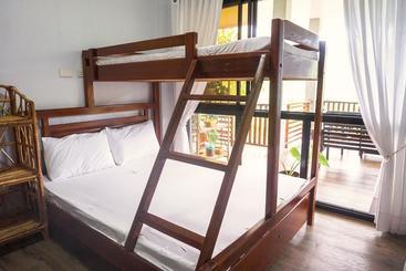 Bed & Breakfast B&r Hostel Nagtabon