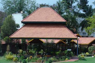 استراحتگاه The Village