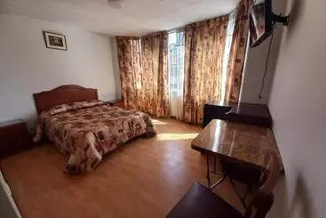 هتل Aziri Hostel