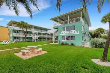 Tropic Terrace Suite #54   Beachfront Resort