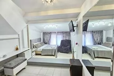 هتل آپارتمان Grey Studio