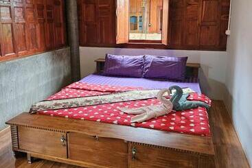 Hotel Nipatra Homestay