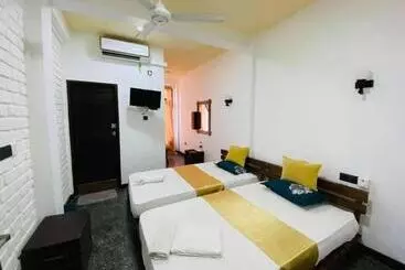 Hotel Elaine Forest View