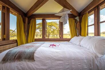 The Watch Tower 360 Bed View Shower Understars