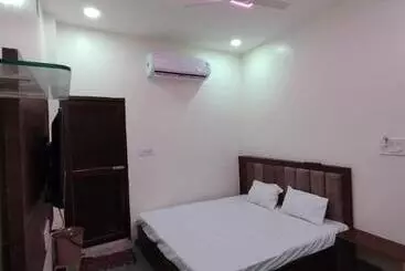 Pensão Maa Harshiddhi Home Stay