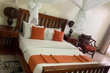 هتل Ilala Crest Lodge