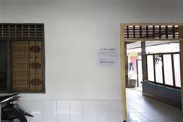 Hotelli Spot On 94177 Dian Asih Rooms