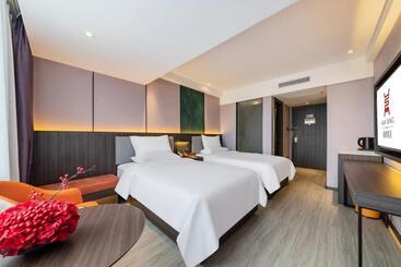 Hantang Hotel Haikou Business College Sun Moon Plaza Duty Free Shop