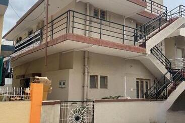 Hostel Neha S Homestay