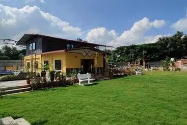 Kashmir Farmhouse Hyderabad