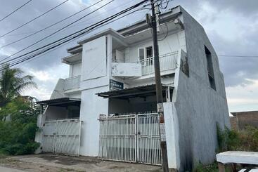 Hotell Oyo 94161 Kost Aisyah