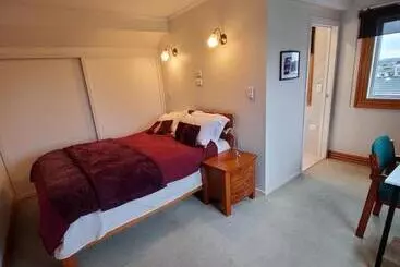 پانسیون Hauraki Corner Guesthouse