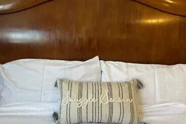 Pension Superb Guest House Close To London 02