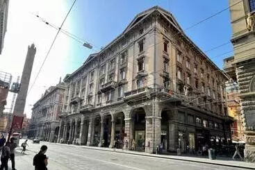 Bed and Breakfast Artieri Suites, Piazza Maggiore