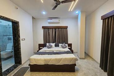 Отель Simony Palace