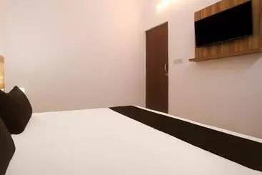 Hotel Oyo Grand Atharv Inn