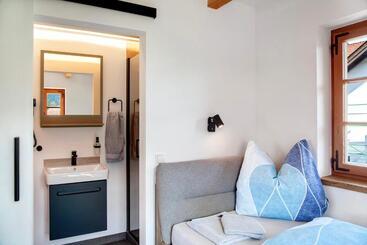 膳宿费 Block S Post