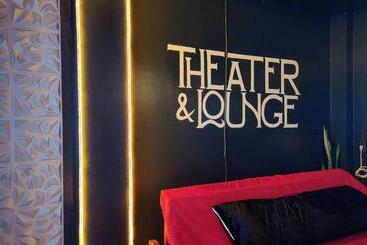 Bed & Breakfast Watch Eat Movieroom