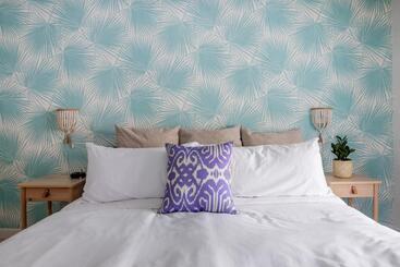 Hotelli Designer Poolside Escape Near Downtown Ps