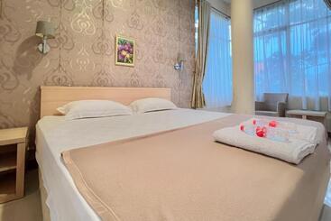 Hotel Wisma Anggrek Syariah Mitra Reddoorz