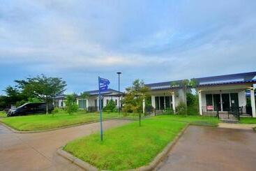 Resort Baansuanthanisorn&rolf บ้านสวนธนิสร & ร๊อฟ