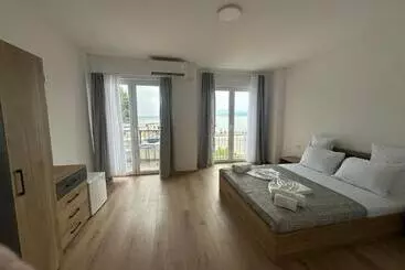 Hospedaria Rrahmani Rooms